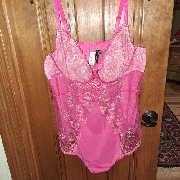 Torrid lingerie size 2 (2x) pink nwt - Picture 1 of 3